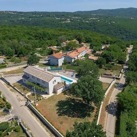 Batelica بيت للعطل Krapan